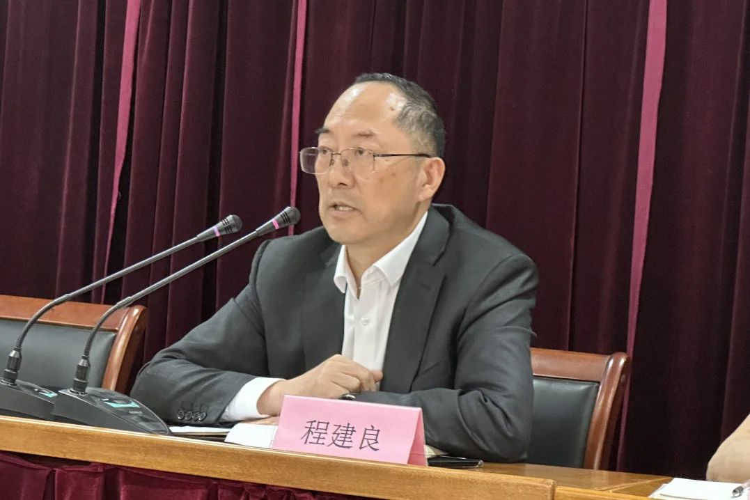 Changshu Polester o'rta darajadagi kadrlar, muhandislik-texnik xodimlar va marketing xodimlari uchun uchrashuv o'tkazdi