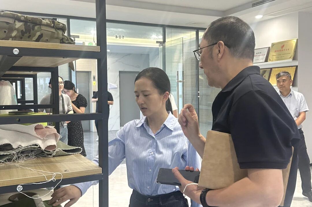 JHOO XIAA, shahar partiya qo'mitasi, Targ'ibot boshqarmasi va Birlashgan Millatlar Tashkilotining Targ'ibot boshqarmasi vazirligi dvigateli a'zosi Chizshu taassurot izlanishlarni qidirdi